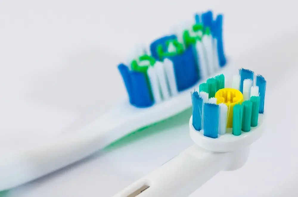 Manual vs. Eléctrico. ¿Cuál es el mejor cepillo de dientes?