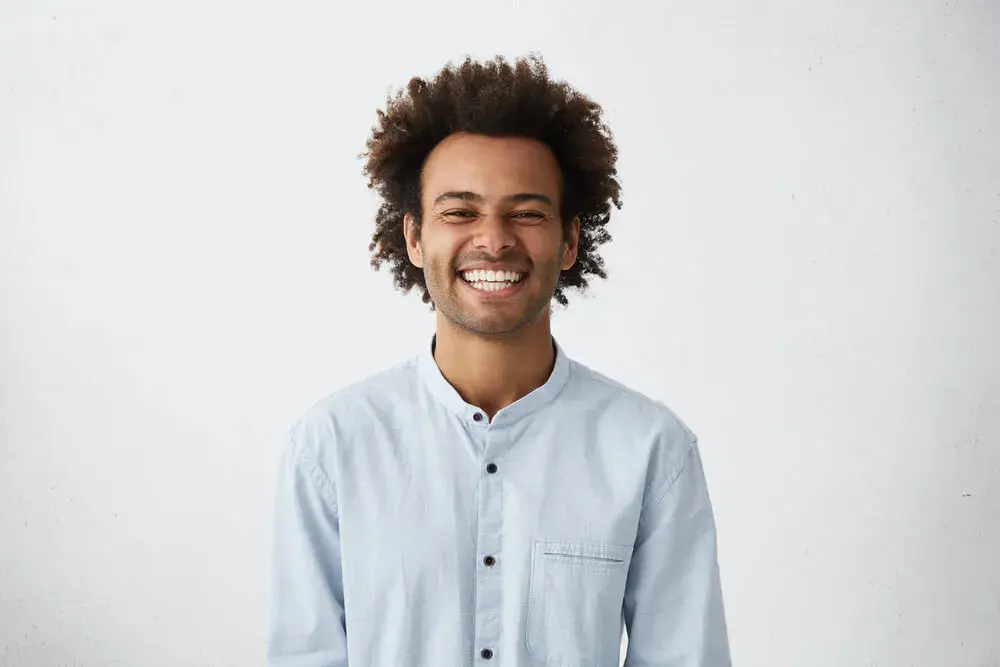 ¿Cómo tener los dientes rectos sin brackets?