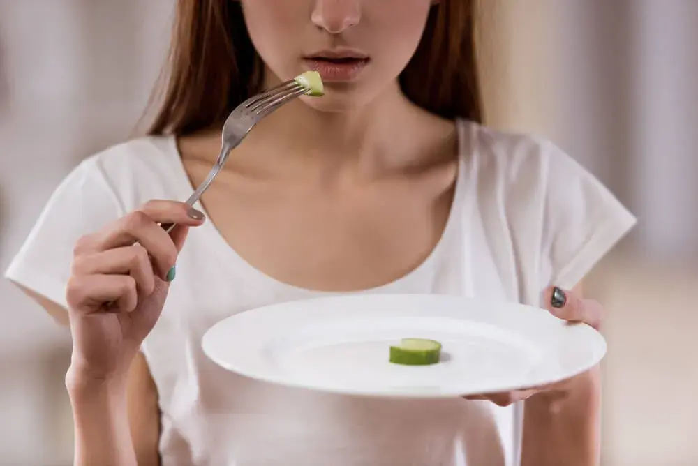 Efectos de la anorexia y bulimia en los dientes