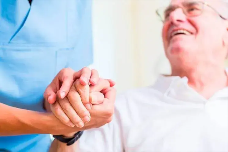¿Están relacionadas la periodontitis con el Alzheimer?