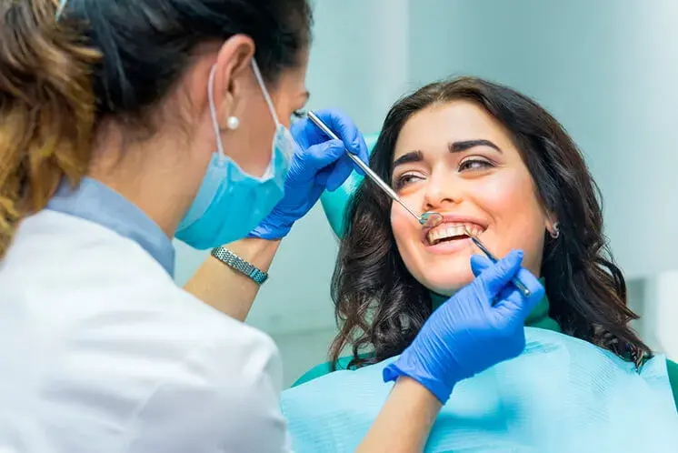 ¿Qué es la fenestración dental?