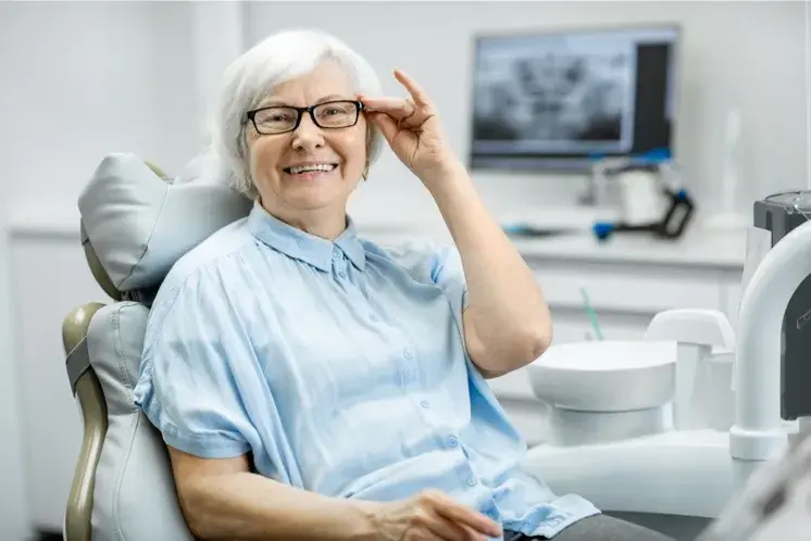 5 Enfermedades bucodentales comunes en adultos mayores