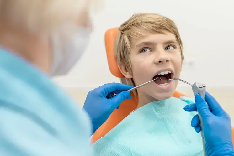 Limpieza dental para niños: cuándo es necesaria