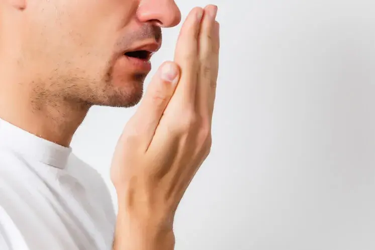 El mal olor de los dientes: caries, endodoncias y más
