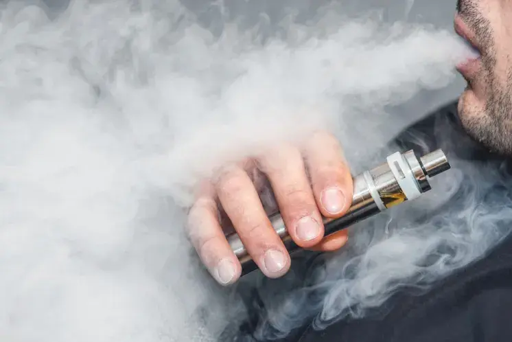 Efectos de los cigarrillos electrónicos en los dientes