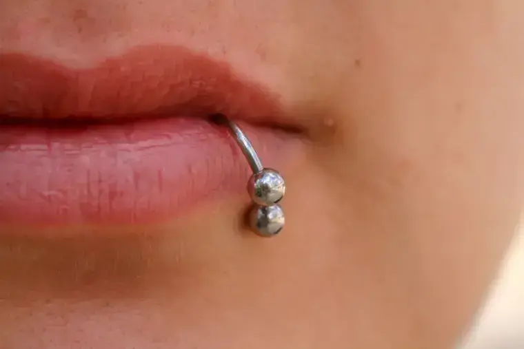 Piercing en el labio: qué cuidados necesita