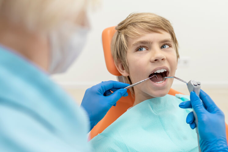Ashley Furman Radioactivo silencio Limpieza dental para niños: cuándo es necesaria | Adeslas Dental